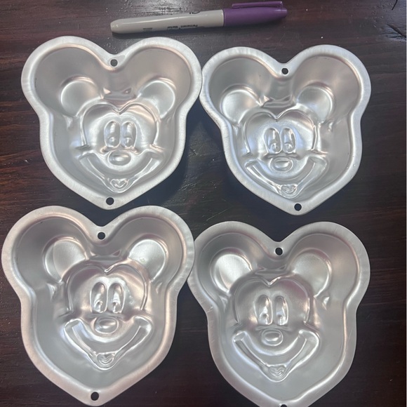 Wilton Disney Mickey Mouse individual cake pans - Picture 2 of 2